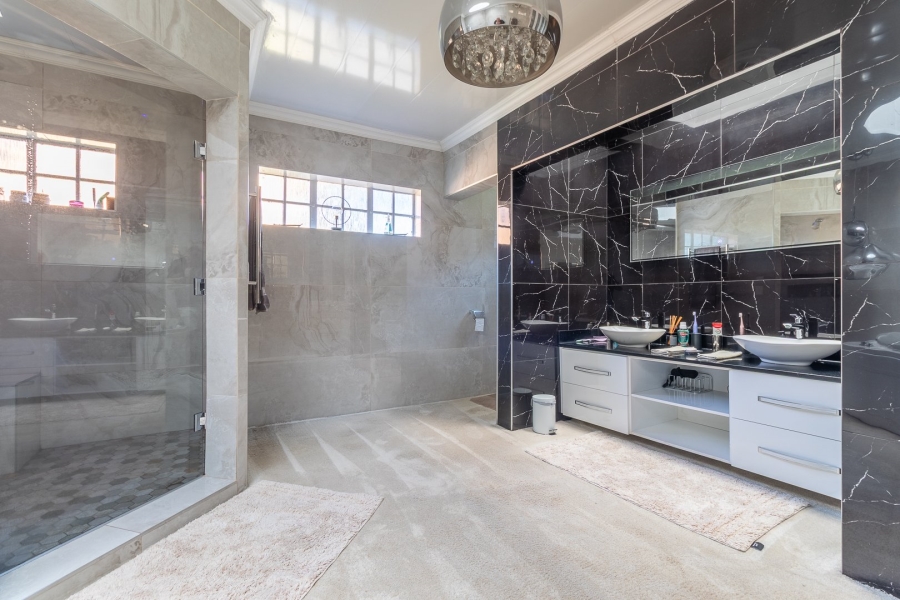 4 Bedroom Property for Sale in Randjesfontein A H Gauteng