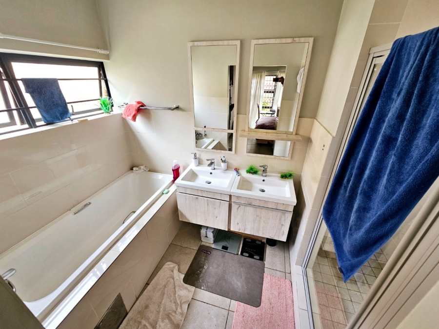 3 Bedroom Property for Sale in Amberfield Gauteng