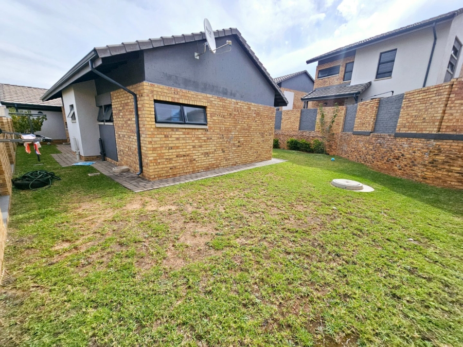 3 Bedroom Property for Sale in Amberfield Gauteng