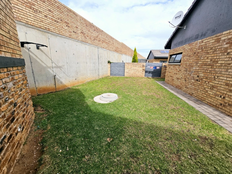 3 Bedroom Property for Sale in Amberfield Gauteng