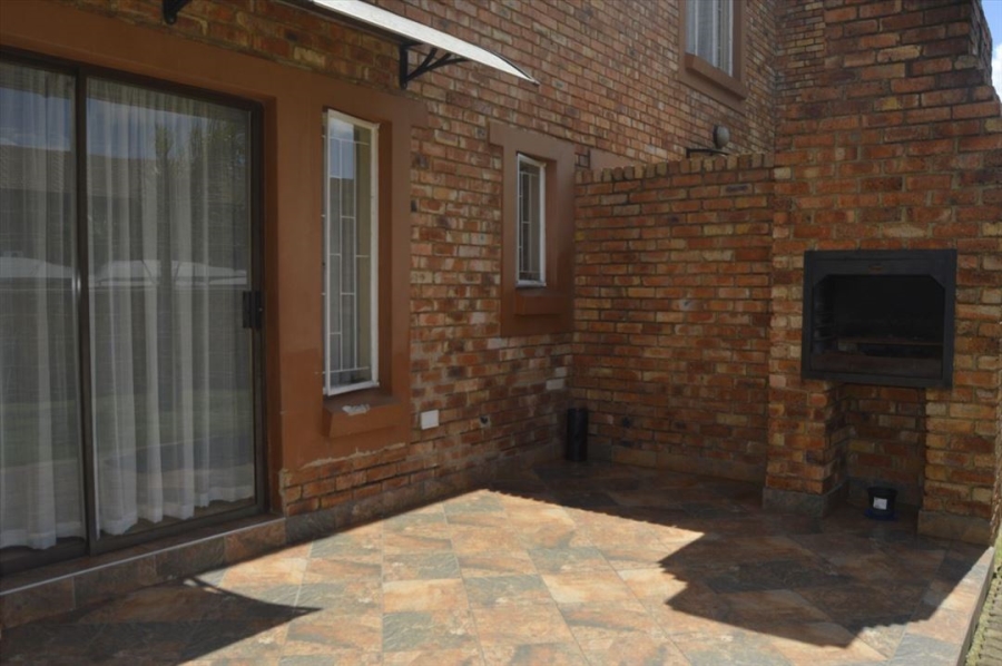 3 Bedroom Property for Sale in Edleen Gauteng