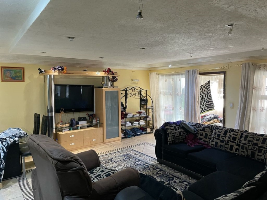  Bedroom Property for Sale in Mayfair Gauteng