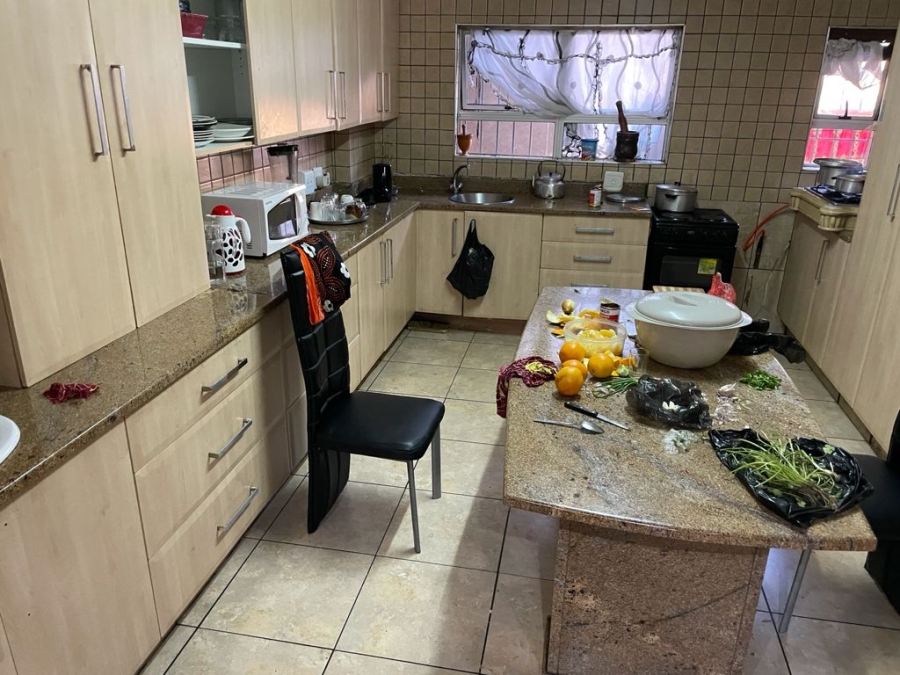  Bedroom Property for Sale in Mayfair Gauteng