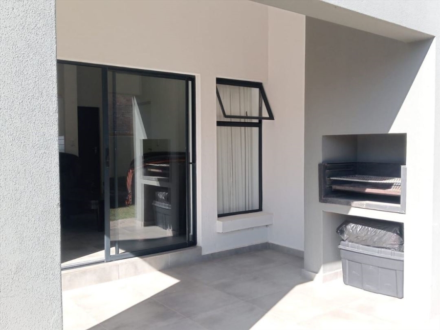 2 Bedroom Property for Sale in Glen Erasmia Gauteng