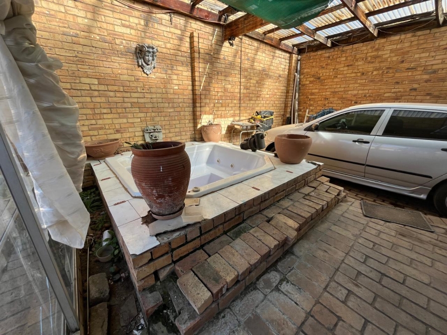 3 Bedroom Property for Sale in Ennerdale Gauteng