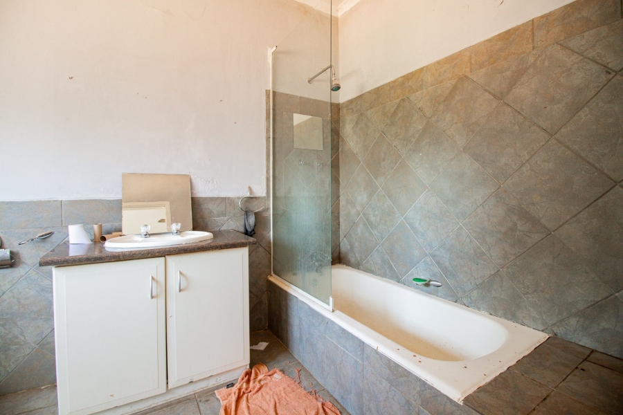3 Bedroom Property for Sale in Zesfontein A H Gauteng