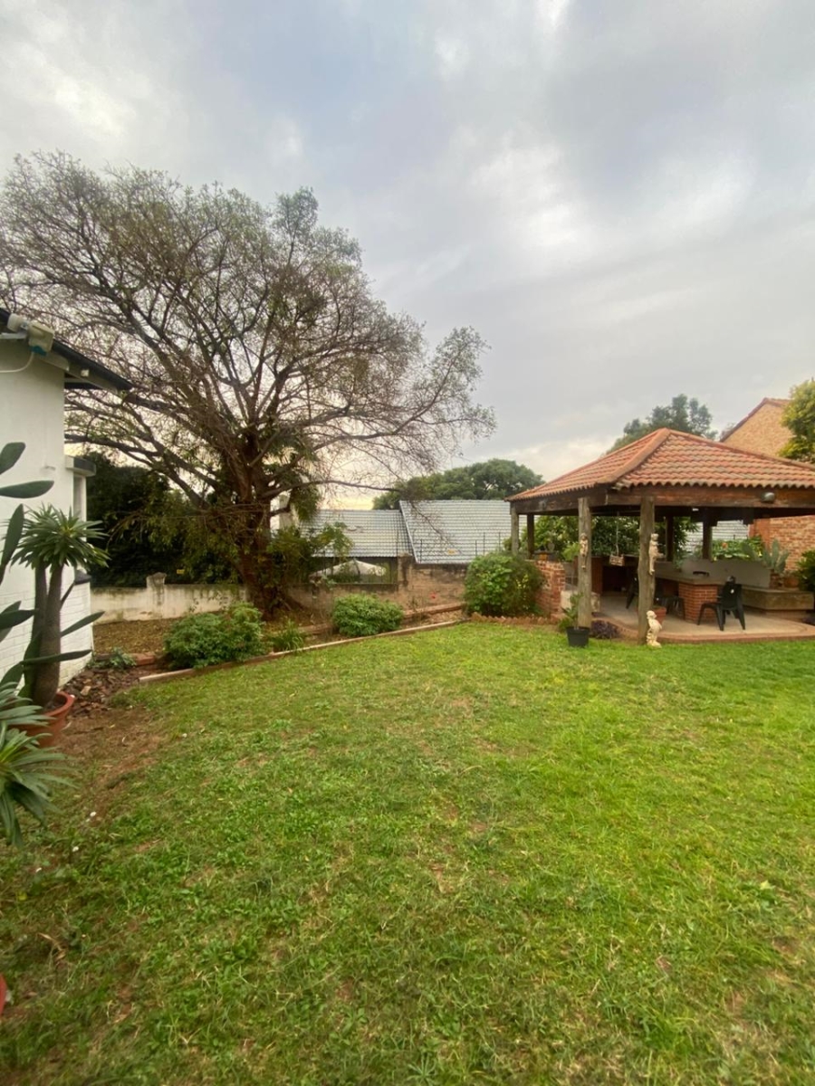 9 Bedroom Property for Sale in Muckleneuk Gauteng