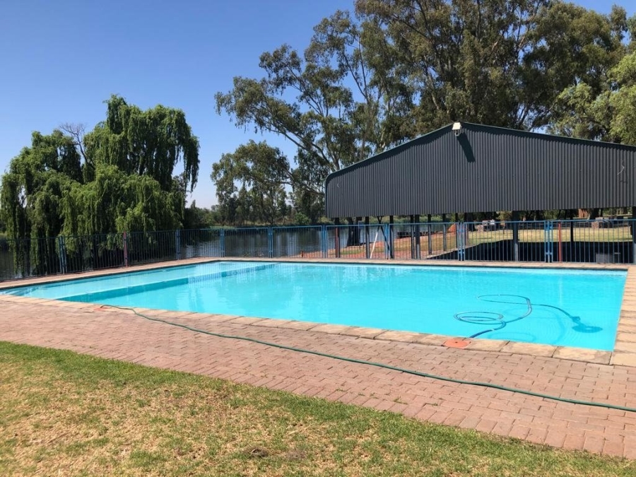 2 Bedroom Property for Sale in Riverspray Lifestyle Estate Gauteng