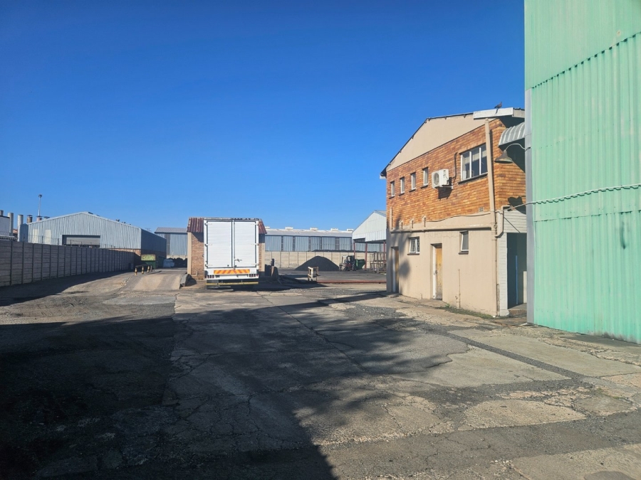  Bedroom Property for Sale in Alrode Gauteng