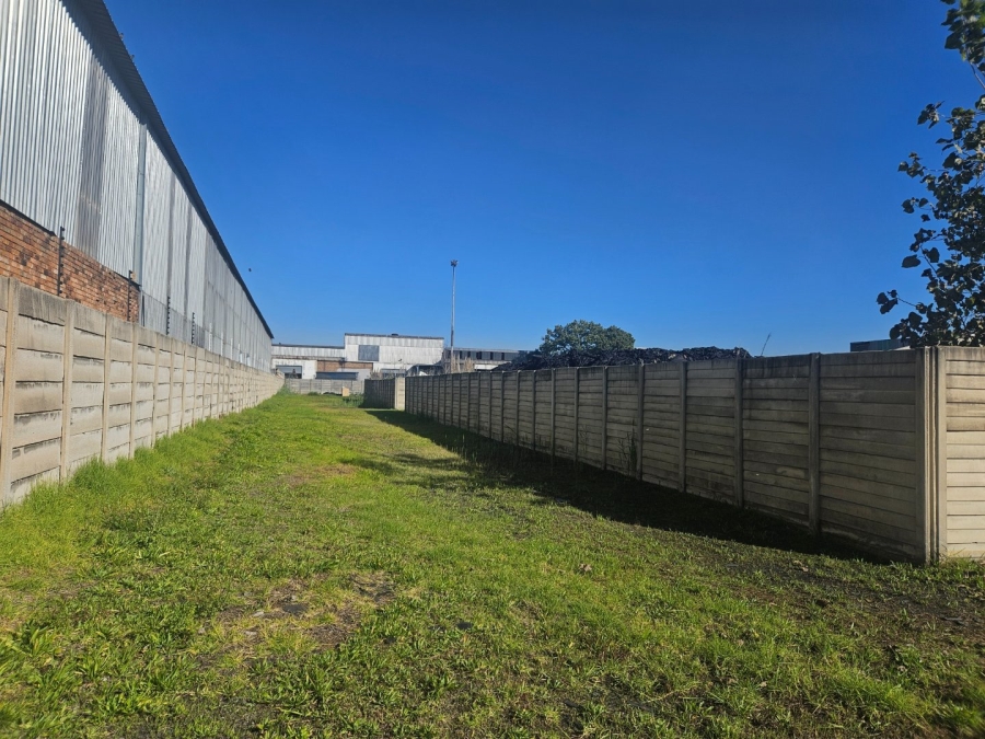  Bedroom Property for Sale in Alrode Gauteng