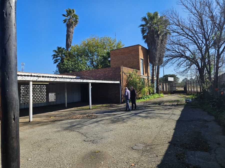 Bedroom Property for Sale in Alrode Gauteng