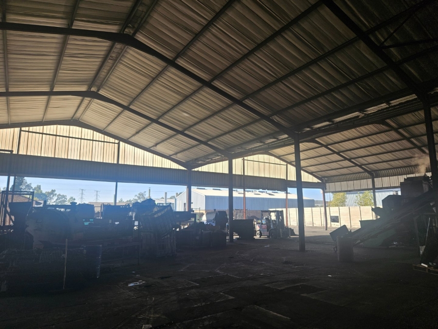  Bedroom Property for Sale in Alrode Gauteng