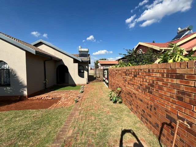 3 Bedroom Property for Sale in Ennerdale Gauteng