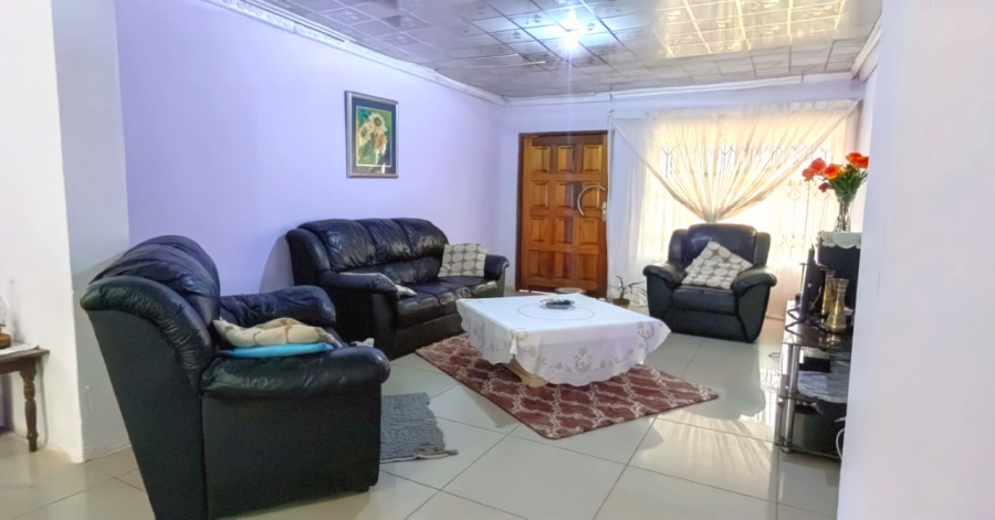  Bedroom Property for Sale in Debonair Park Gauteng