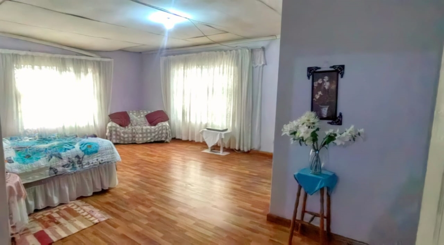  Bedroom Property for Sale in Debonair Park Gauteng