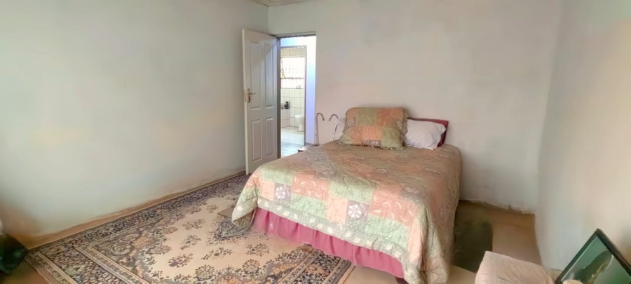  Bedroom Property for Sale in Debonair Park Gauteng