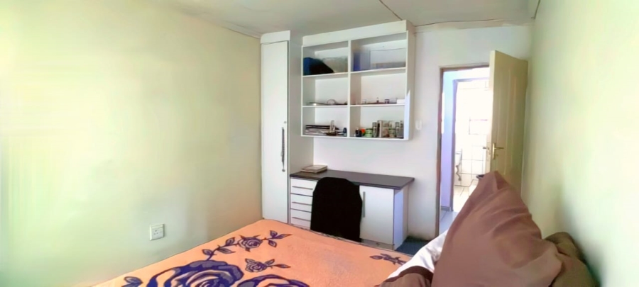  Bedroom Property for Sale in Debonair Park Gauteng