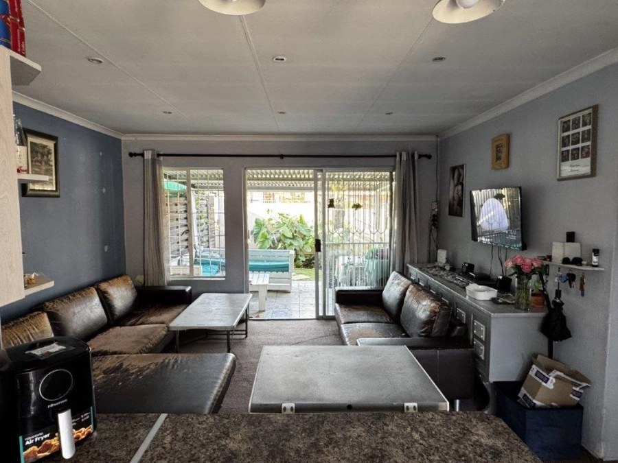 3 Bedroom Property for Sale in Birchleigh Gauteng