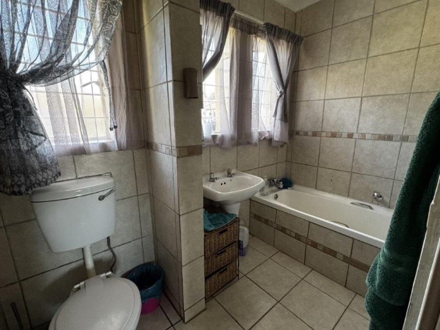 3 Bedroom Property for Sale in Birchleigh Gauteng
