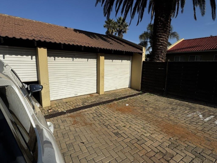 3 Bedroom Property for Sale in Birchleigh Gauteng