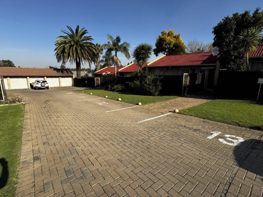 3 Bedroom Property for Sale in Birchleigh Gauteng