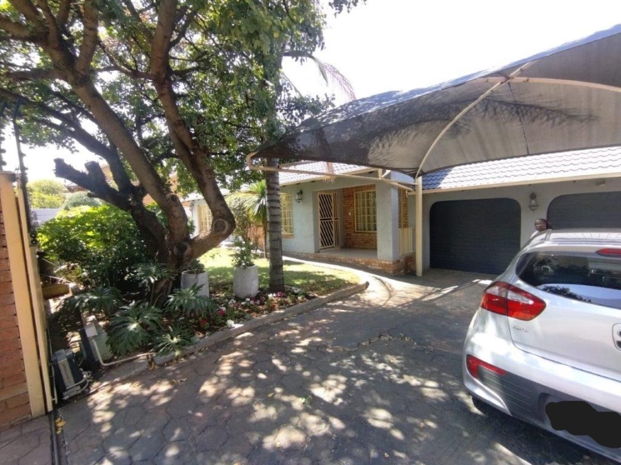 3 Bedroom Property for Sale in Garsfontein Gauteng