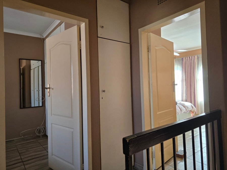 2 Bedroom Property for Sale in Dayanglen Gauteng