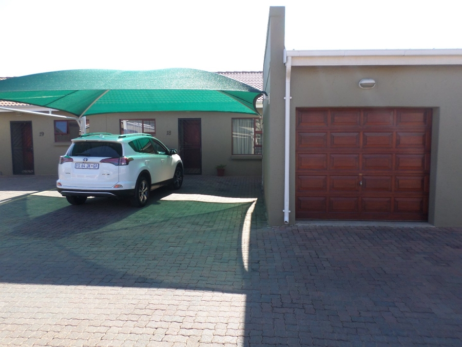 To Let 2 Bedroom Property for Rent in Hughes Gauteng