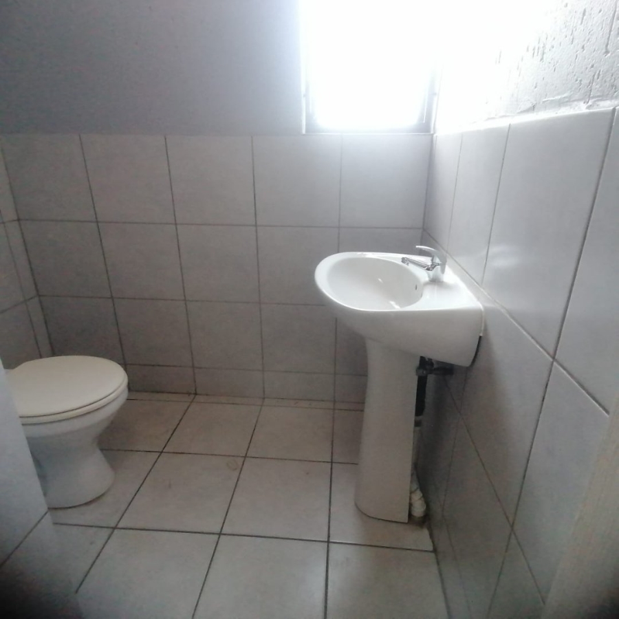 To Let 2 Bedroom Property for Rent in Klippoortje Gauteng
