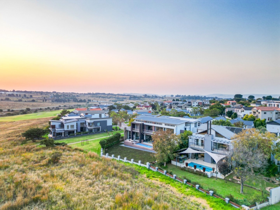 5 Bedroom Property for Sale in Copperleaf Estate Gauteng