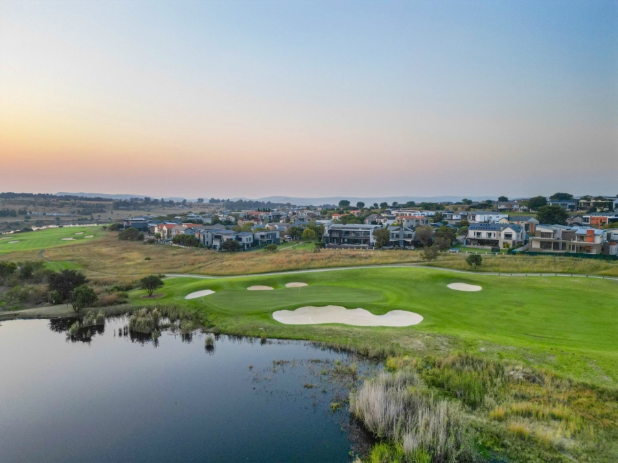 5 Bedroom Property for Sale in Copperleaf Estate Gauteng