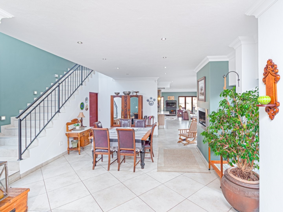 5 Bedroom Property for Sale in Copperleaf Estate Gauteng