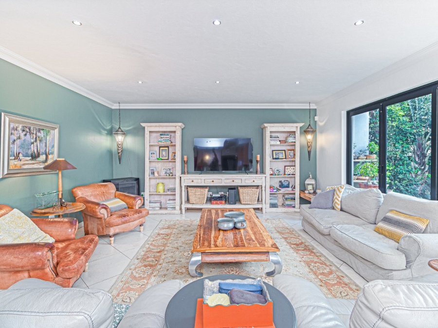 5 Bedroom Property for Sale in Copperleaf Estate Gauteng