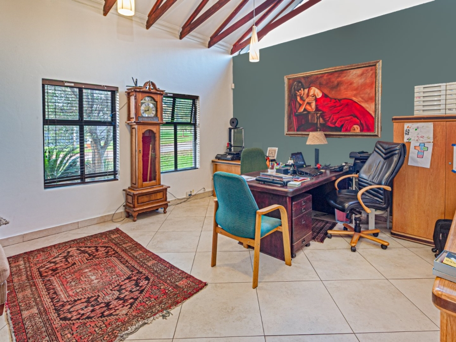 5 Bedroom Property for Sale in Copperleaf Estate Gauteng