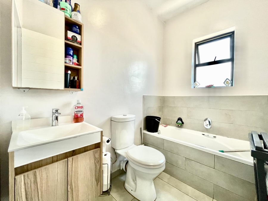  Bedroom Property for Sale in Shere Gauteng
