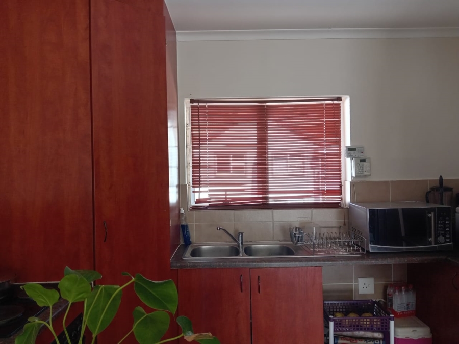 2 Bedroom Property for Sale in Annlin Gauteng