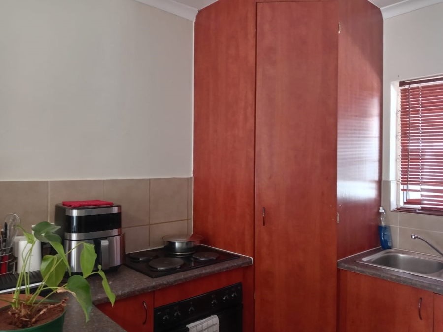 2 Bedroom Property for Sale in Annlin Gauteng