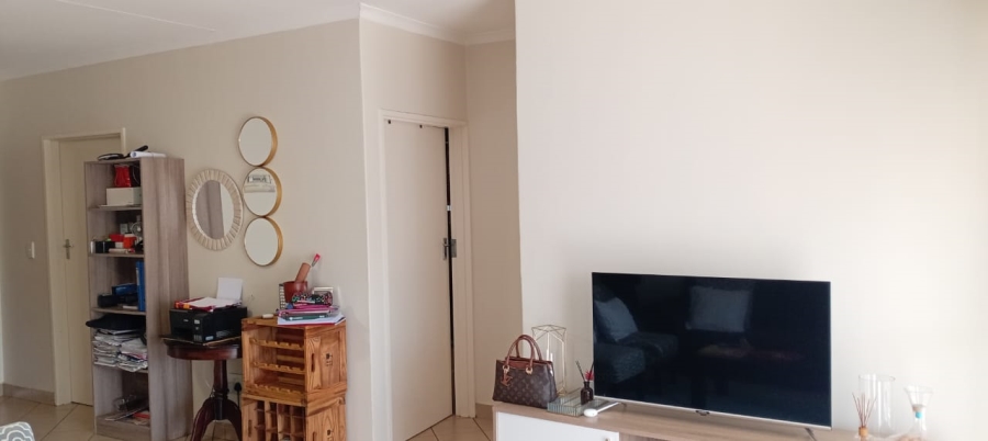 2 Bedroom Property for Sale in Annlin Gauteng