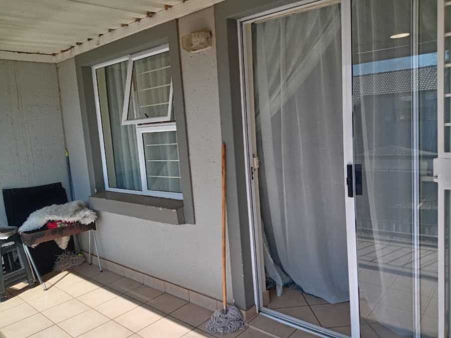 2 Bedroom Property for Sale in Annlin Gauteng