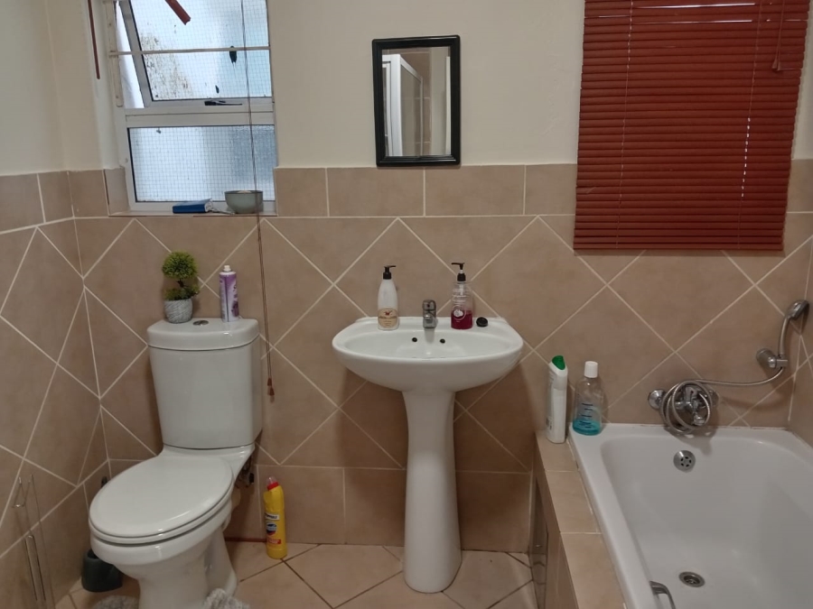 2 Bedroom Property for Sale in Annlin Gauteng