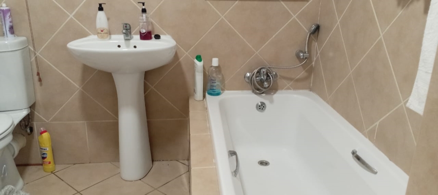2 Bedroom Property for Sale in Annlin Gauteng