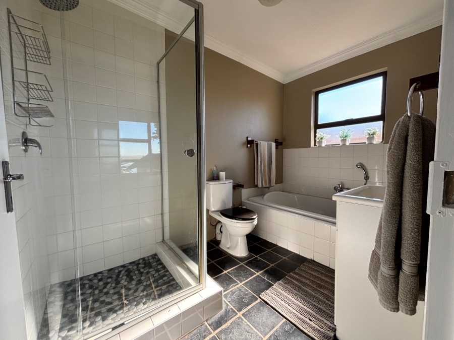 4 Bedroom Property for Sale in Bronkhorstbaai Gauteng