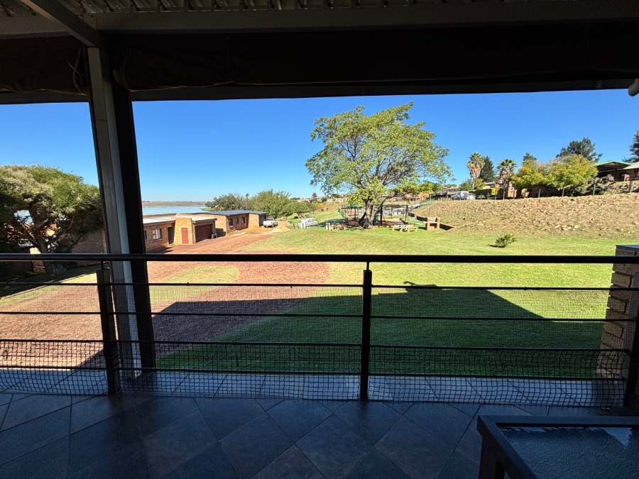 4 Bedroom Property for Sale in Bronkhorstbaai Gauteng
