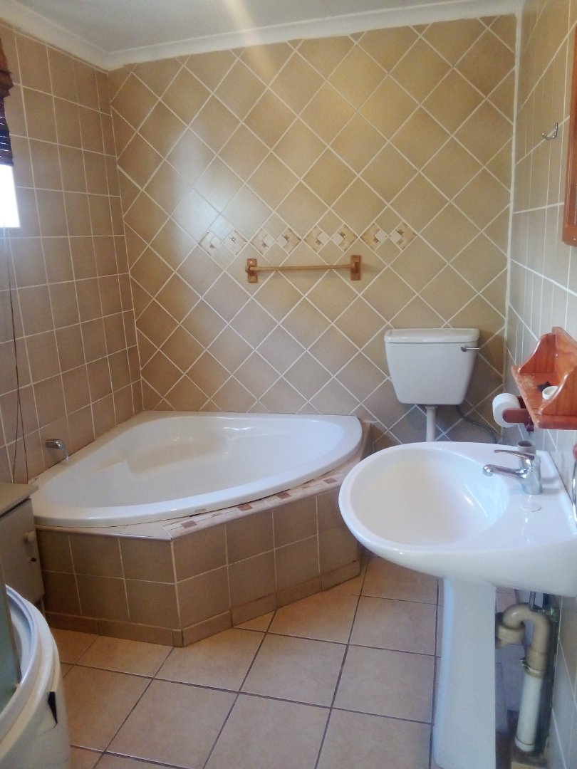  Bedroom Property for Sale in Sophiatown Gauteng