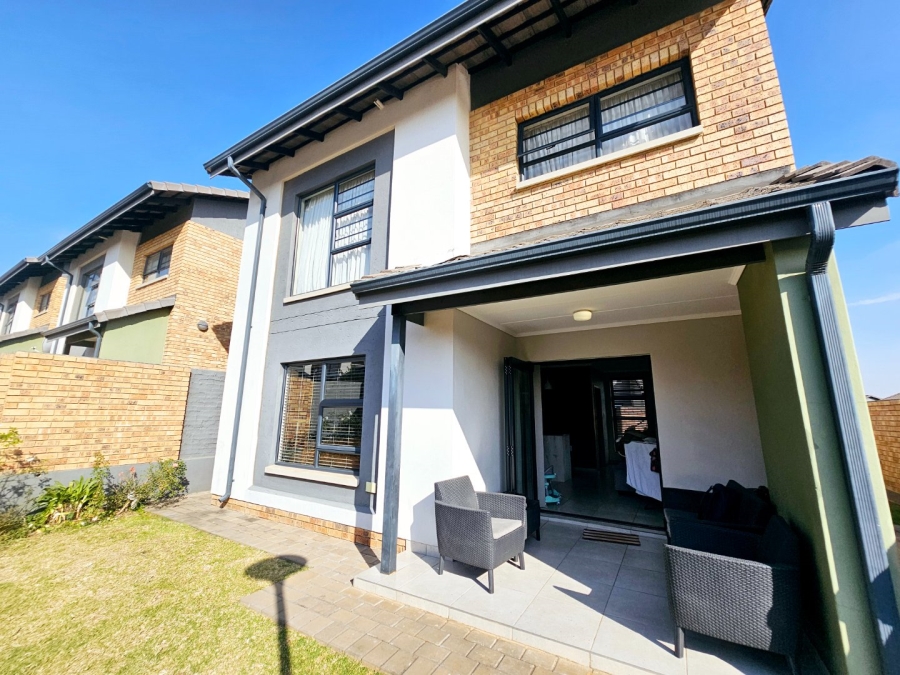 3 Bedroom Property for Sale in Amberfield Gauteng