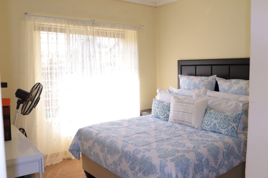 To Let 2 Bedroom Property for Rent in Rooihuiskraal Gauteng