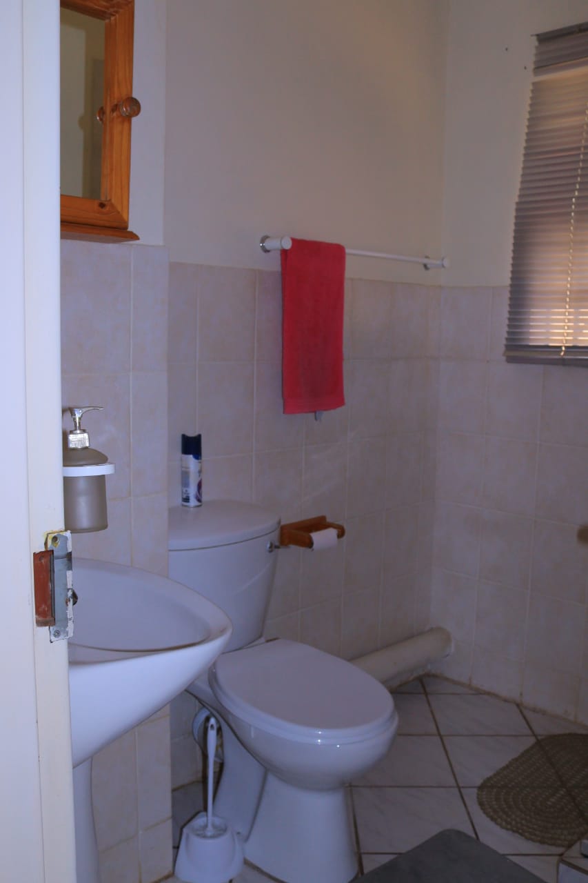 To Let 2 Bedroom Property for Rent in Rooihuiskraal Gauteng