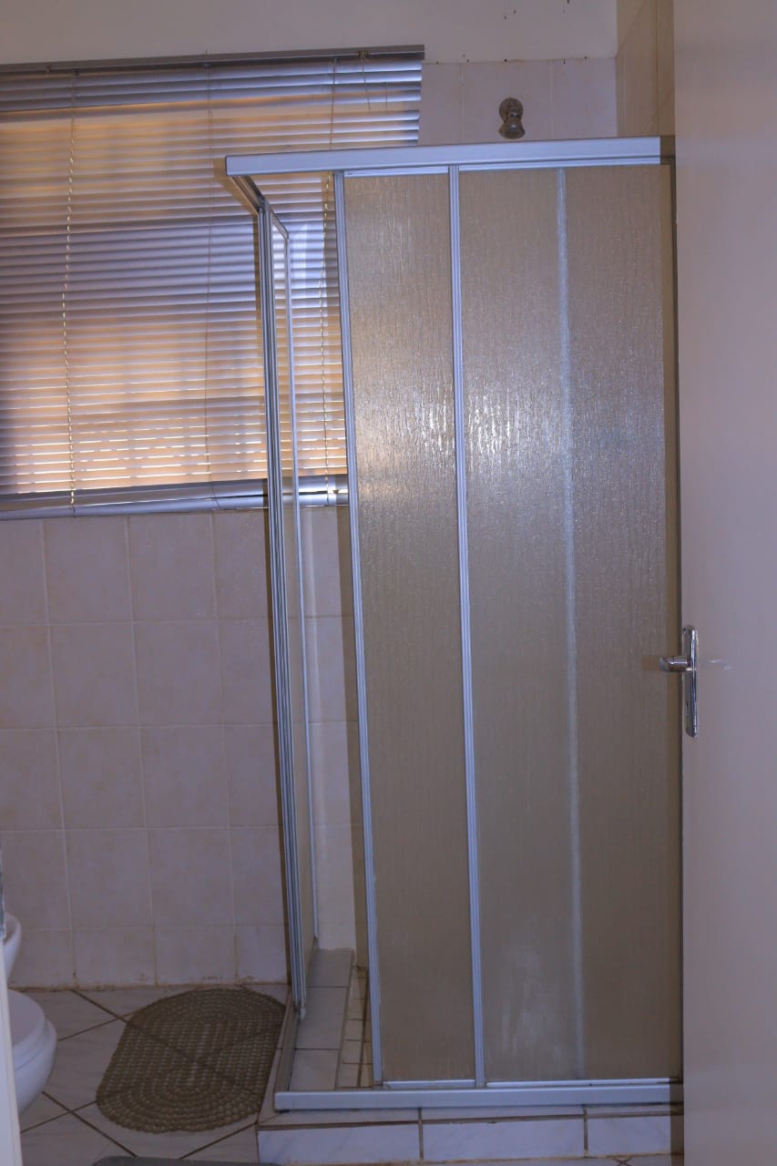 To Let 2 Bedroom Property for Rent in Rooihuiskraal Gauteng