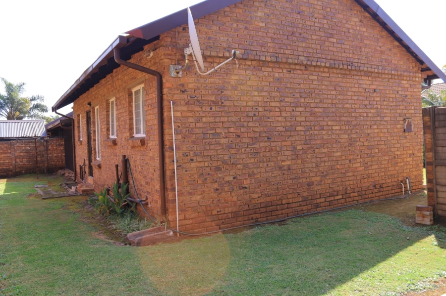 To Let 2 Bedroom Property for Rent in Rooihuiskraal Gauteng