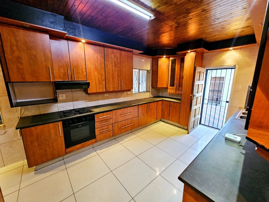 4 Bedroom Property for Sale in Laudium Gauteng